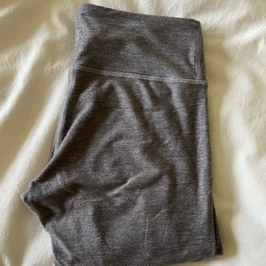 Grey Lululemon Wunder unders